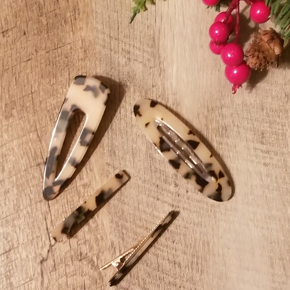 Hair clips